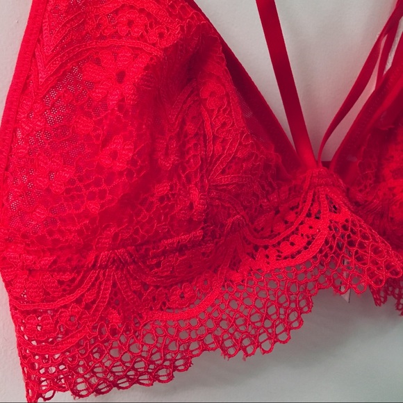 ⭐️NWOT⭐️Victoria’s Secret Red Lace Bralette - Picture 2 of 6